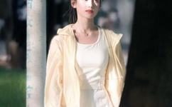 小SAO货撅起屁股扒开动态图